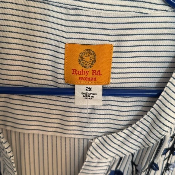 Plus Size Ruby Rd Women's Blouse 3/4 Sleeve Stripes Embroidered White/Blue 2X - Picture 2 of 5